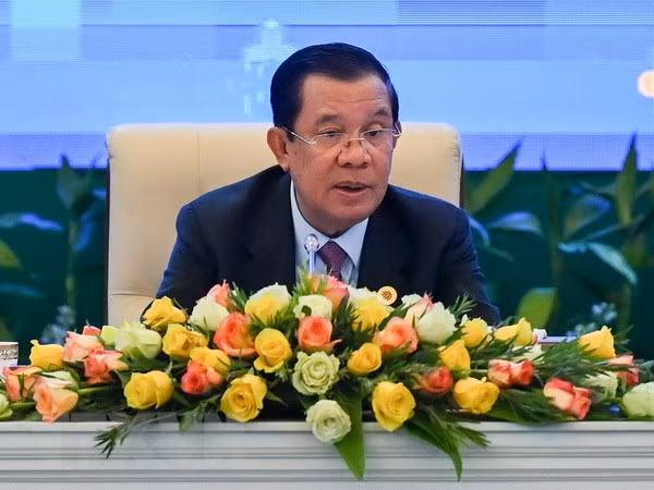Thủ tướng Campuchia Samdech Techo Hun Sen trong một cuộc họp báo tại Phnom Penh. (Ảnh: AFP/TTXVN)