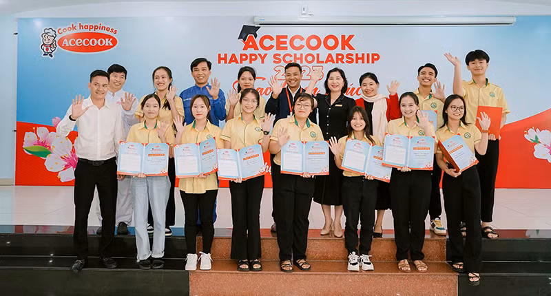 Buổi trao học bổng tại Trường đại học Đà Nẵng.