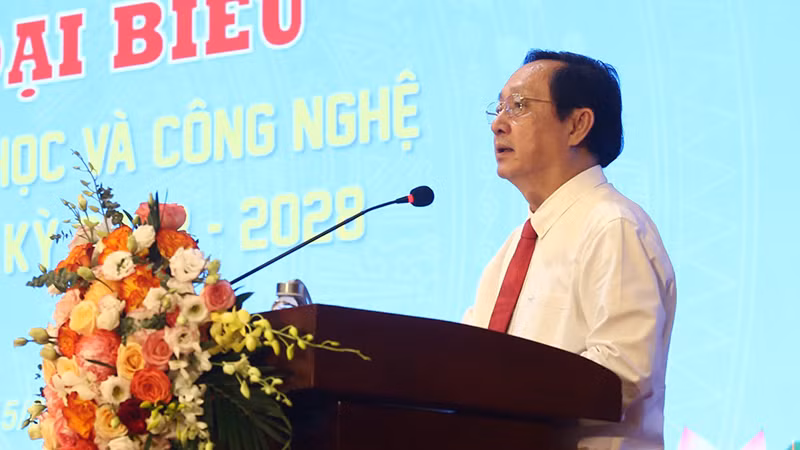 Bộ trưởng Khoa học và Công nghệ Huỳnh Thành Đạt phát biểu tại Đại hội.