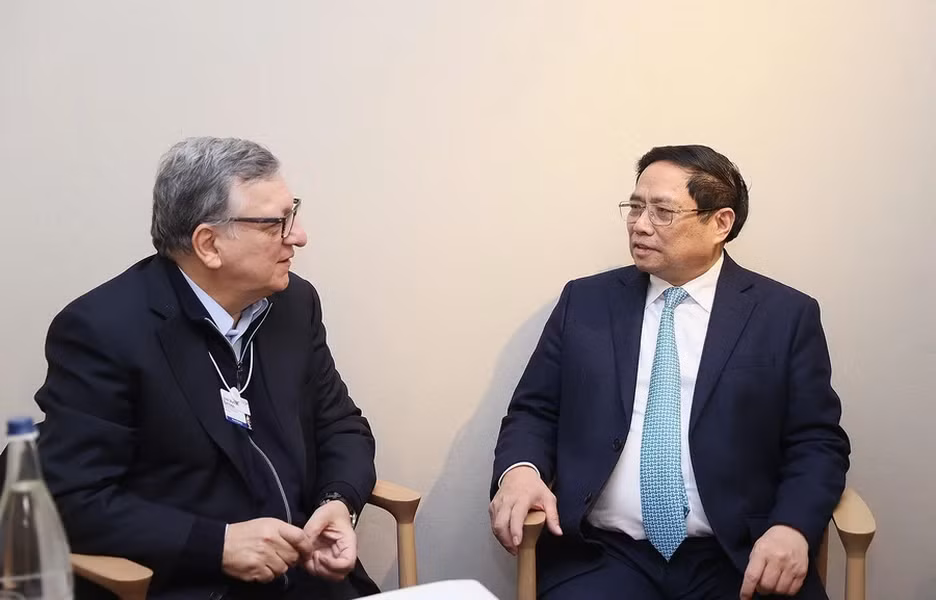 Thủ tướng Phạm Minh Chính gặp Chủ tịch Liên minh toàn cầu về vaccine và tiêm chủng (GAVI) Jose Manuel Barroso. (Ảnh: Dương Giang/TTXVN) Thủ tướng Phạm Minh Chính gặp Chủ tịch Liên minh toàn cầu về vaccine và tiêm chủng (GAVI) Jose Manuel Barroso. (Ảnh: Dương Giang/TTXVN)