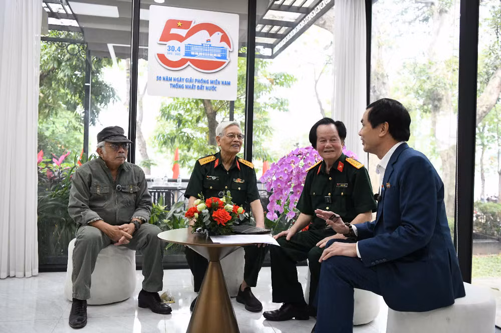 Quang cảnh buổi tọa đàm. (Ảnh: THẾ DƯƠNG)