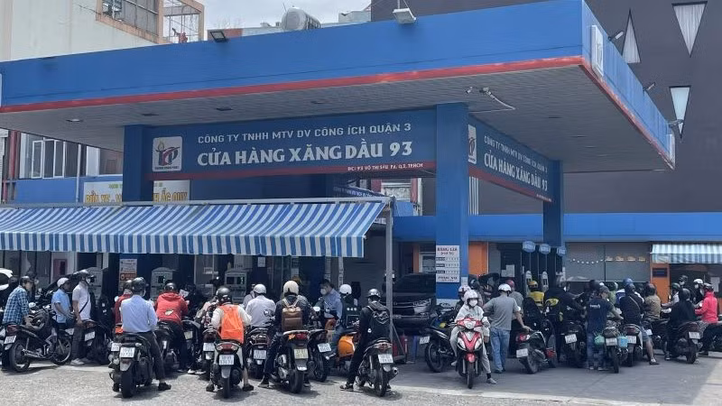 Các cửa hàng bán lẻ xăng dầu phải chuyển đổi sang giải pháp kết nối dữ liệu tự động để phát hành hóa đơn điện tử từng lần bán hàng.