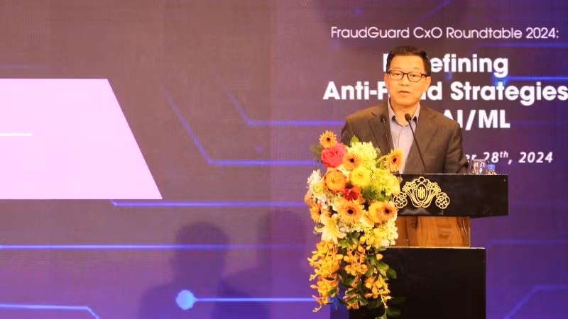 Ông Nguyễn Thanh Sơn, Giám đốc Trung tâm đào tạo Hiệp hội Ngân hàng Việt Nam phát biểu tại hội thảo. Ông Nguyễn Thanh Sơn, Giám đốc Trung tâm đào tạo Hiệp hội Ngân hàng Việt Nam phát biểu tại hội thảo.