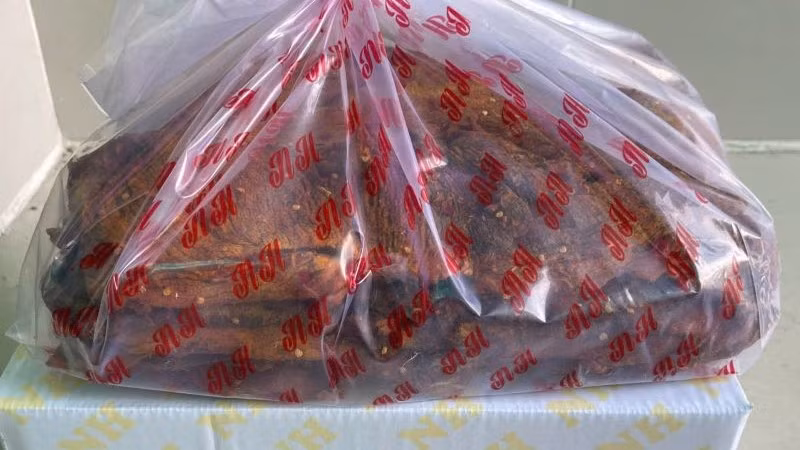 Bò khô "4 không" vừa được Đội Quản lý thị trường số 18 phát hiện và tạm giữ. (Ảnh: Cục Quản lý thị trường Thành phố Hồ Chí Minh)