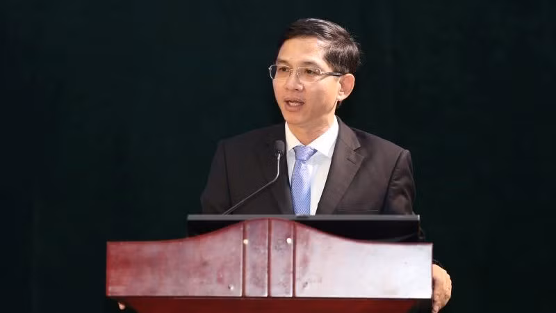 Phó giáo sư, Tiến sĩ Hoàng Công Gia Khánh phát biểu tại Hội thảo.