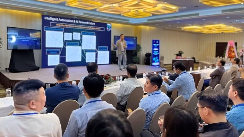 Quang cảnh phiên chuyên đề “Những thách thức trong ứng dụng công nghệ và giải pháp”. Quang cảnh phiên chuyên đề “Những thách thức trong ứng dụng công nghệ và giải pháp”.