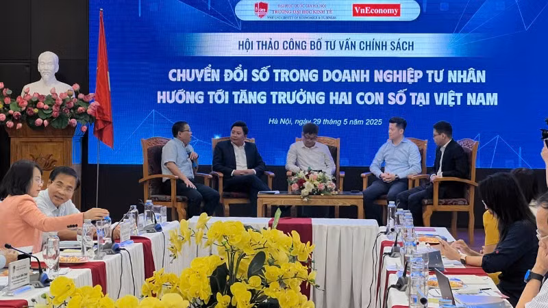 Các khách mời thảo luận tại Hội thảo. Các khách mời thảo luận tại Hội thảo.