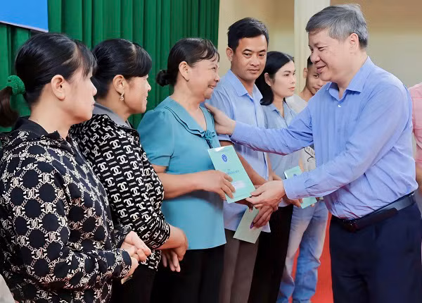 Hỗ trợ an sinh xã hội thiết thực cho người khó khăn bị ảnh hưởng của bão số 3 ảnh 2