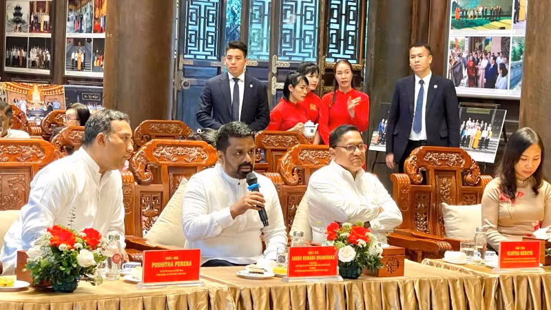Tổng thống Sri Lanka Anura Kumara Dissanayaka phát biểu tại buổi đón tiếp. Tổng thống Sri Lanka Anura Kumara Dissanayaka phát biểu tại buổi đón tiếp.