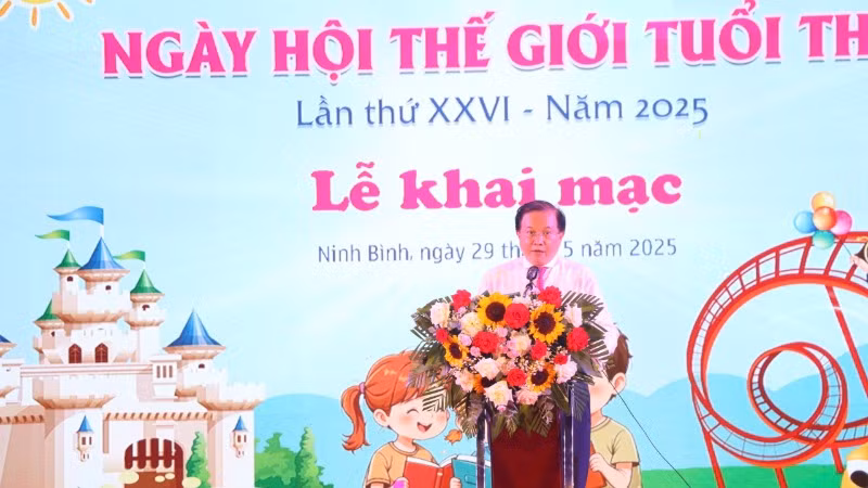Đồng chí Tạ Quang Đông, Thứ trưởng Văn hóa, Thể thao và Du lịch phát biểu tại Lễ khai mạc.