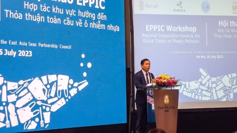 Phó Cục trưởng Biển và Hải đảo Việt Nam Trương Đức Trí phát biểu ý kiến tại Hội thảo. Phó Cục trưởng Biển và Hải đảo Việt Nam Trương Đức Trí phát biểu ý kiến tại Hội thảo.