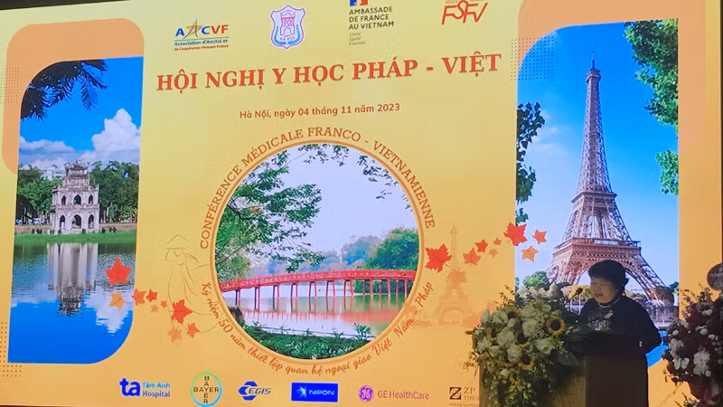 Chủ nhiệm Ủy ban Xã hội của Quốc hội, Chủ tịch Nhóm Nghị sĩ hữu nghị Việt Nam - Pháp, Chủ tịch Hội Hữu nghị và Hợp tác Việt Nam-Pháp, Nguyễn Thúy Anh phát biểu ý kiến tại Hội nghị. Chủ nhiệm Ủy ban Xã hội của Quốc hội, Chủ tịch Nhóm Nghị sĩ hữu nghị Việt Nam - Pháp, Chủ tịch Hội Hữu nghị và Hợp tác Việt Nam-Pháp, Nguyễn Thúy Anh phát biểu ý kiến tại Hội nghị.