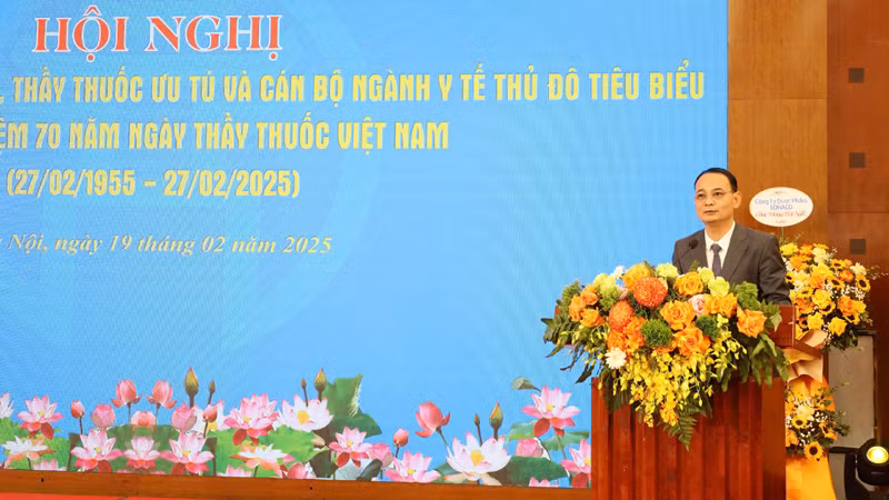 Chủ tịch Công đoàn ngành Y tế Hà Nội Trịnh Tố Tâm phát biểu tại hội nghị. Chủ tịch Công đoàn ngành Y tế Hà Nội Trịnh Tố Tâm phát biểu tại hội nghị.