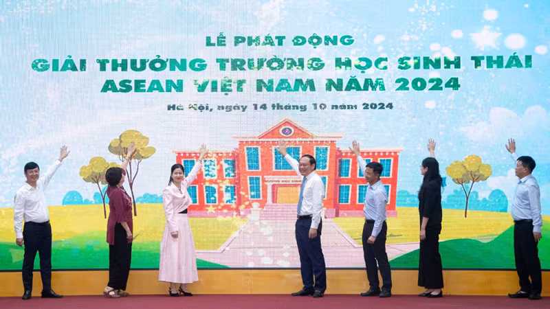 Thứ trưởng Lê Công Thành và các đại biểu ấn nút phát động Giải thưởng.