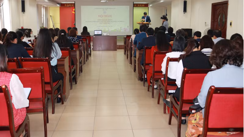 Toàn cảnh Hội nghị triển khai kế hoạch tổ chức chiến dịch cho trẻ uống bổ sung Vitamin A.