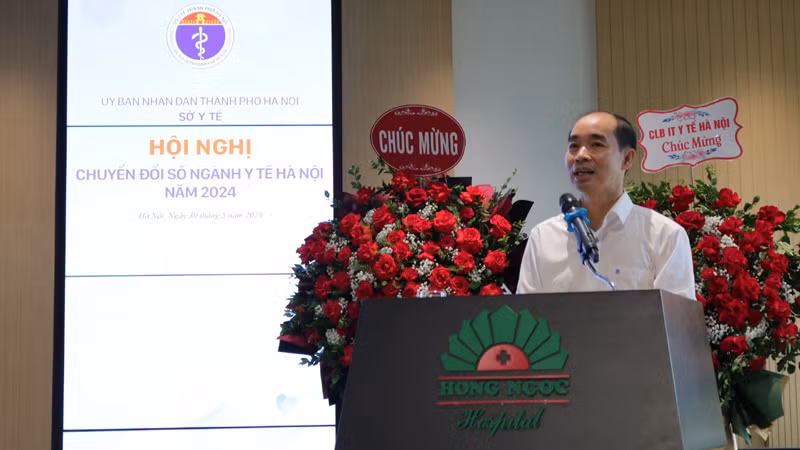Phó Giám đốc phụ trách Sở Y tế Hà Nội, Nguyễn Đình Hưng báo cáo tại hội nghị. Phó Giám đốc phụ trách Sở Y tế Hà Nội, Nguyễn Đình Hưng báo cáo tại hội nghị.