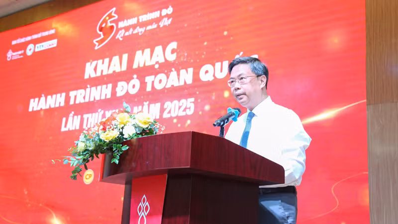 Phó Giáo sư, Tiến sĩ Nguyễn Hà Thanh phát biểu tại Hành trình Đỏ toàn quốc năm 2025.