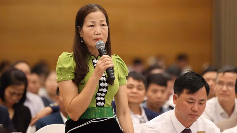 Các đại biểu trao đổi với lãnh đạo Bộ Tài nguyên và Môi trường, Hội Nông dân Việt Nam. Các đại biểu trao đổi với lãnh đạo Bộ Tài nguyên và Môi trường, Hội Nông dân Việt Nam.