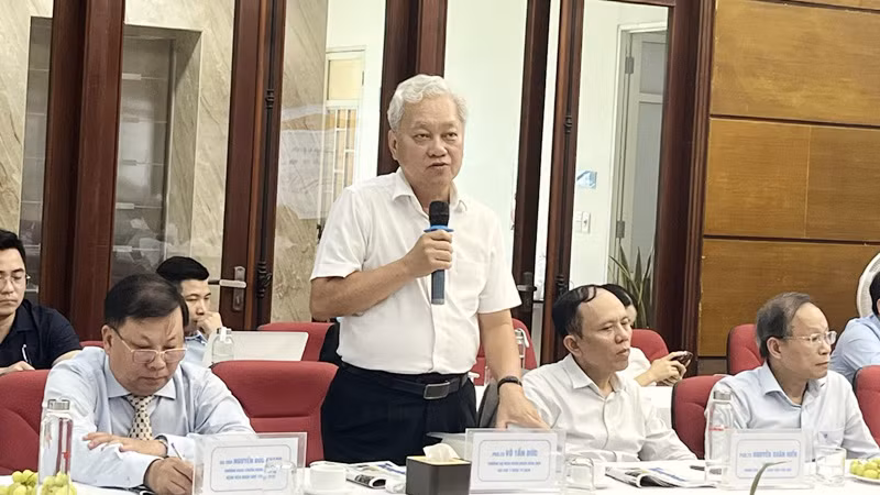 Đại biểu trao đổi, thảo luận tại Hội thảo. Đại biểu trao đổi, thảo luận tại Hội thảo.