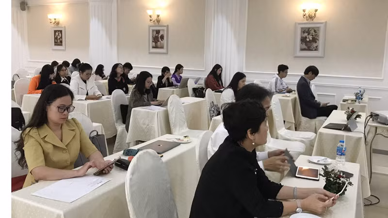 Các đại biểu tham dự hội thảo. Các đại biểu tham dự hội thảo.