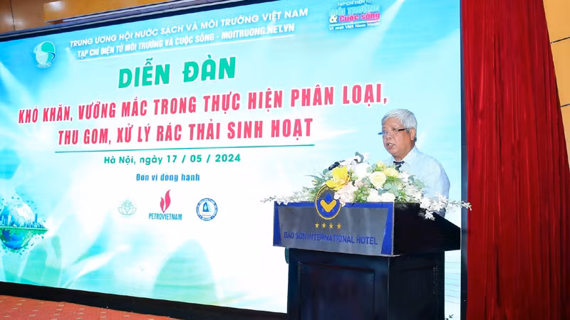 Tiến sĩ Nguyễn Linh Ngọc, Chủ tịch Hội Nước sạch và Môi trường Việt Nam phát biểu ý kiến tại Diễn đàn. Tiến sĩ Nguyễn Linh Ngọc, Chủ tịch Hội Nước sạch và Môi trường Việt Nam phát biểu ý kiến tại Diễn đàn.