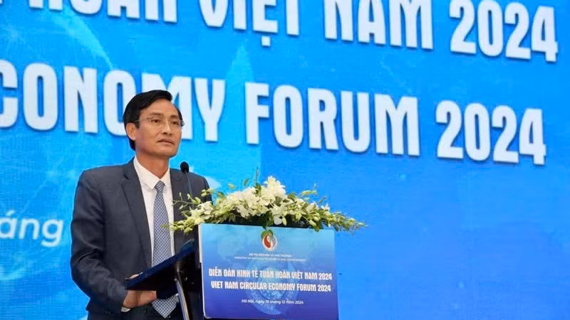 Thứ trưởng Tài nguyên và Môi trường Trần Quý Kiên phát biểu khai mạc Diễn đàn Kinh tế tuần hoàn Việt Nam 2024.