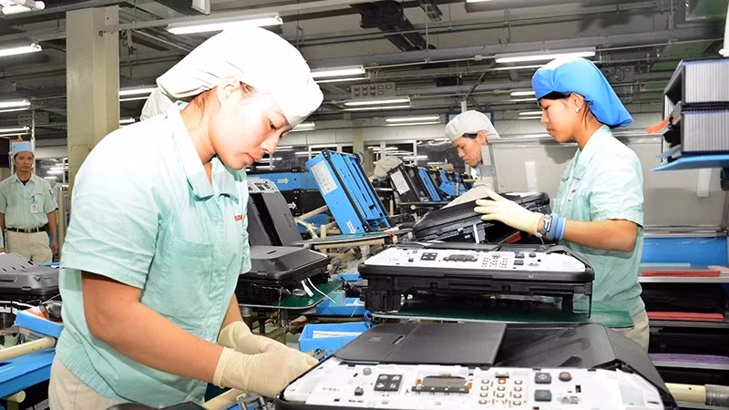 Lao động nữ của Công ty Canon tại khu công nghiệp Thăng Long, Hà Nội. (Ảnh: nhandan.vn)