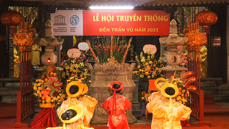Lễ hội truyền thống Đền Trấn Vũ 2023.