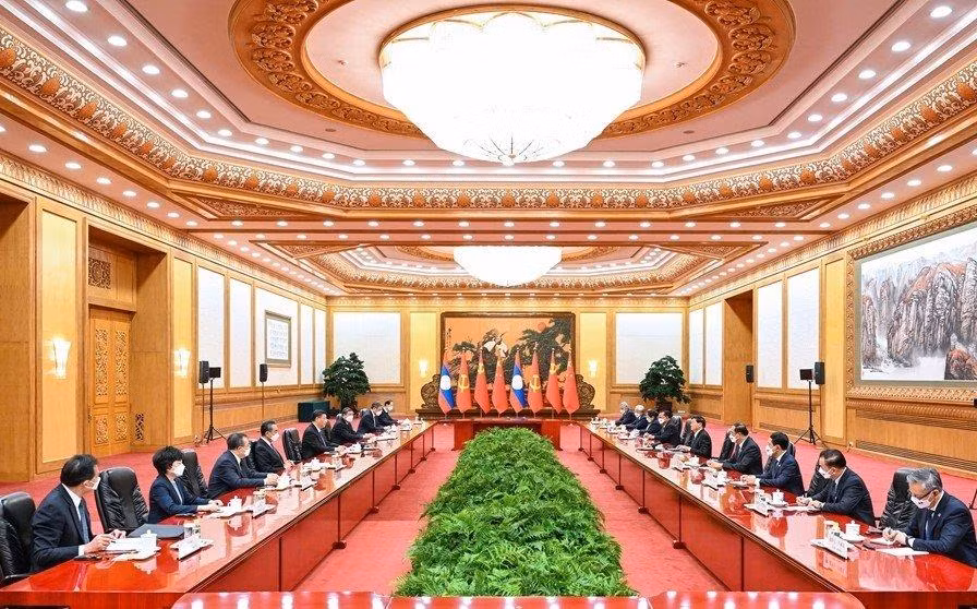 Hội đàm giữa Tổng Bí thư, Chủ tịch Trung Quốc Tập Cận Bình và Tổng Bí thư, Chủ tịch nước Lào Thongloun Sisoulith. (Ảnh: Tân Hoa Xã)