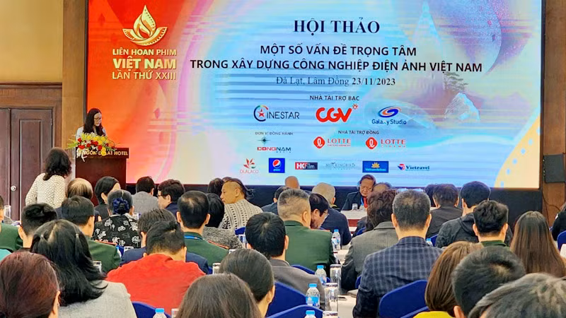 Cùng các kiến nghị, đề xuất được trao đổi nhằm gợi mở, xây dựng, thúc đẩy sự phát triển công nghiệp điện ảnh Việt Nam trong thời gian tới.
