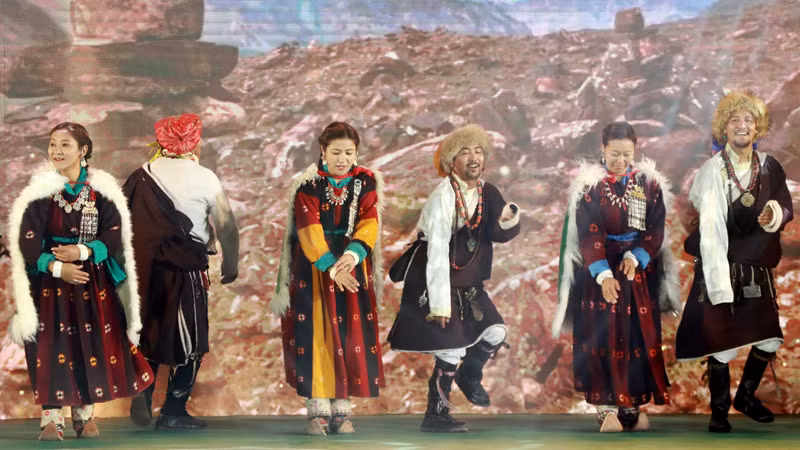 Điệu dân vũ vùng Ladakh - Ấn Độ.