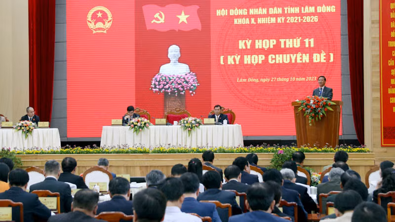 Đồng chí Trần Đức Quận phát biểu ý kiến tại kỳ họp. Đồng chí Trần Đức Quận phát biểu ý kiến tại kỳ họp.