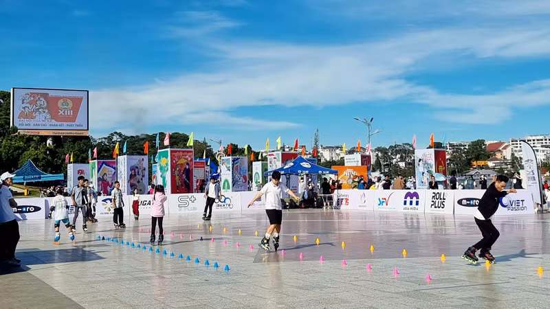 Tập luyện trước khi thi đấu tại nội dung biểu diễn nghệ thuật.