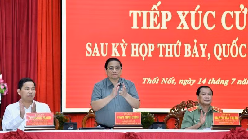 Thủ tướng Phạm Minh Chính tại Hội nghị tiếp xúc cử tri sau Kỳ họp thứ bảy, Quốc hội khoá XV tại quận Thốt Nốt.
