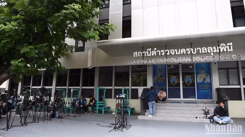 Hiện nay, các cuộc thẩm vấn nhân chứng liên quan vụ việc được thực hiện tại Trụ sở Cảnh sát Lumpini. (Ảnh: XUÂN SƠN)
