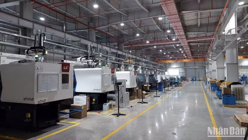 Các doanh nghiệp FDI đang đầu tư dây chuyền sản xuất linh kiện điện tử tại Khu công nghiệp Liên Hà Thái (Khu Kinh tế Thái Bình) rất cần những lao động có tay nghề cao.