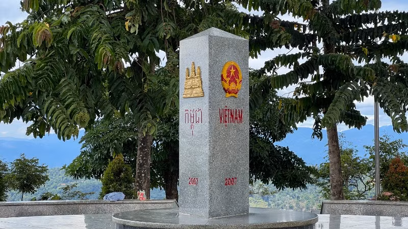 "Ngã ba Đông Dương" ngày càng thu hút du khách. "Ngã ba Đông Dương" ngày càng thu hút du khách.