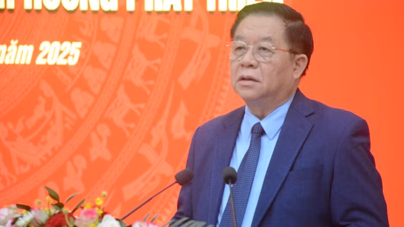 Đồng chí Nguyễn Trọng Nghĩa phát biểu tại hội thảo khoa học. Đồng chí Nguyễn Trọng Nghĩa phát biểu tại hội thảo khoa học.