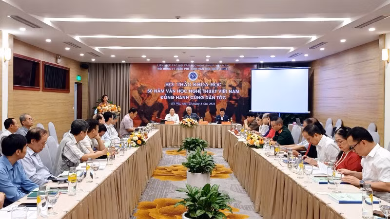 Hội thảo thu hút đông đảo các nhà nghiên cứu và văn nghệ sĩ cả nước.