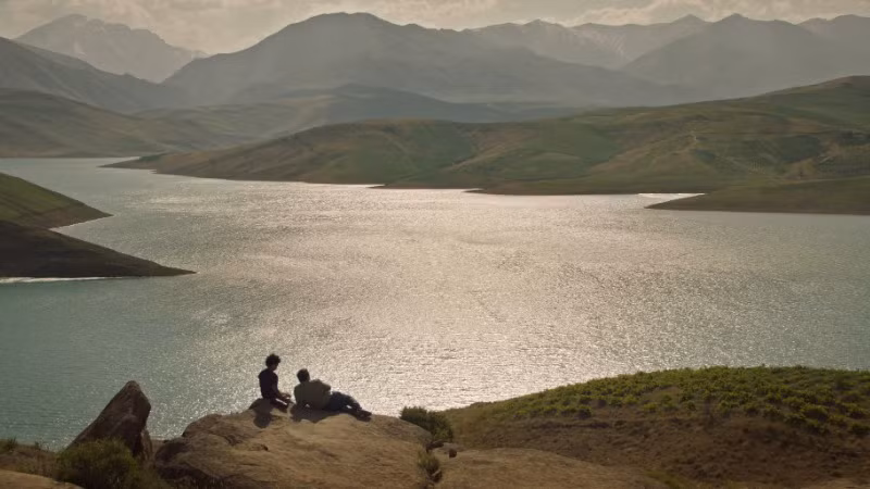 Đề tài gia đình được điện ảnh Iran khai thác rất sâu sắc. Đề tài gia đình được điện ảnh Iran khai thác rất sâu sắc.