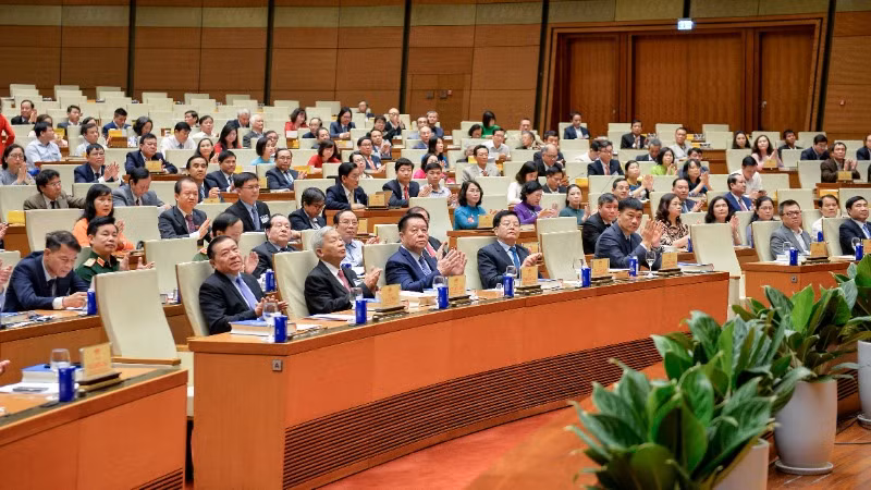 Đông đảo đại diện các bộ, ngành, các nhà lý luận, phê bình và văn nghệ sĩ đã tham dự hội nghị. Đông đảo đại diện các bộ, ngành, các nhà lý luận, phê bình và văn nghệ sĩ đã tham dự hội nghị.