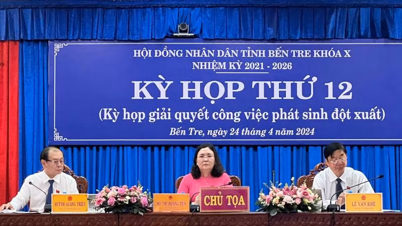Hội đồng nhân dân tỉnh thông qua 12 Nghị quyết quan trọng phát triển kinh tế-xã hội.