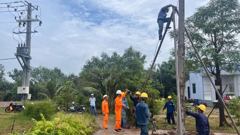 Ngành điện tỉnh Bến Tre nỗ lực đưa lưới điện về vùng sâu, vùng xa.