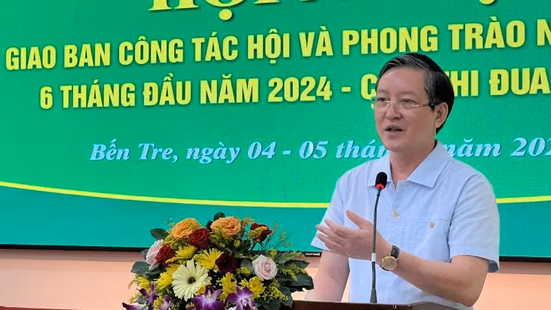 Chủ tịch Trung ương Hội Nông dân Việt Nam Lương Quốc Đoàn phát biểu chỉ đạo tại hội nghị. (Ảnh: HOÀNG TRUNG) Chủ tịch Trung ương Hội Nông dân Việt Nam Lương Quốc Đoàn phát biểu chỉ đạo tại hội nghị. (Ảnh: HOÀNG TRUNG)