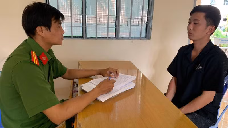 Đối tượng Chương tại cơ quan Công an