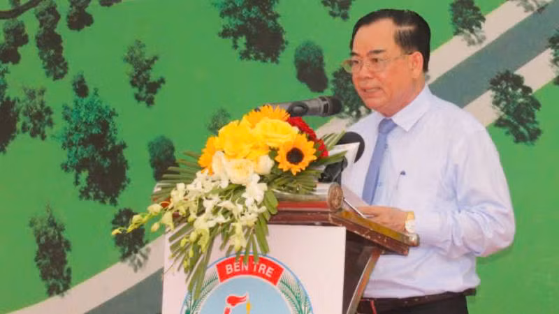 Chủ tịch Ủy ban nhân dân tỉnh Bến Tre Trần Ngọc Tam phát biểu tại buổi lễ. (Ảnh: HOÀNG TRUNG) Chủ tịch Ủy ban nhân dân tỉnh Bến Tre Trần Ngọc Tam phát biểu tại buổi lễ. (Ảnh: HOÀNG TRUNG)