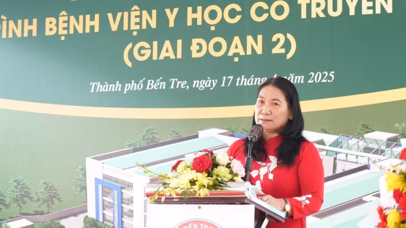 Phó Chủ tịch Ủy ban nhân dân tỉnh Bến Tre phát biểu tại Lễ khánh thành. (Ảnh: HOÀNG TRUNG) Phó Chủ tịch Ủy ban nhân dân tỉnh Bến Tre phát biểu tại Lễ khánh thành. (Ảnh: HOÀNG TRUNG)