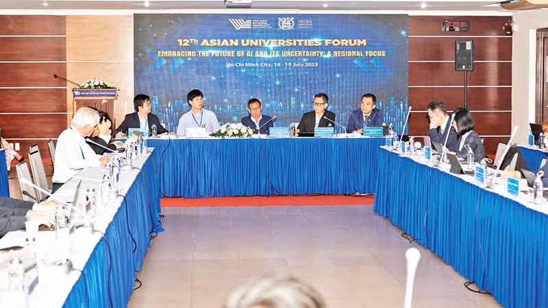 Quang cảnh buổi diễn đàn.