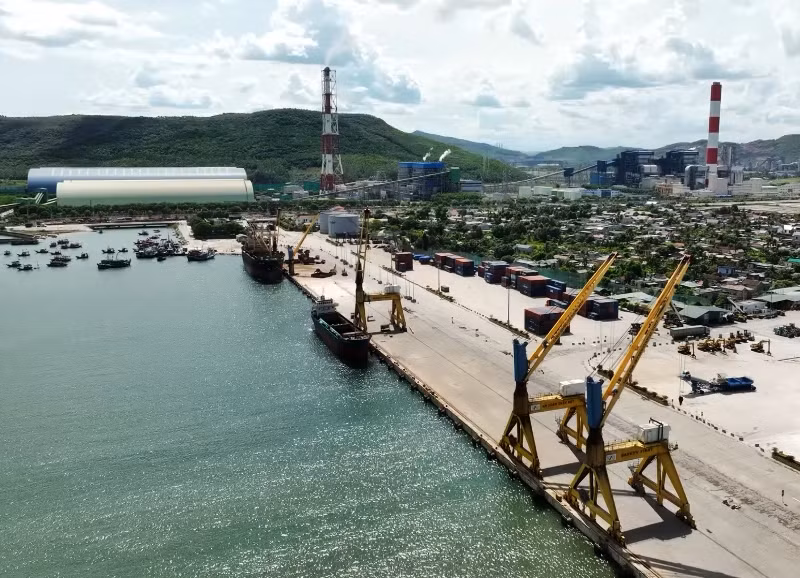 Một góc cảng biển ở Nghi Sơn, tỉnh Thanh Hóa.