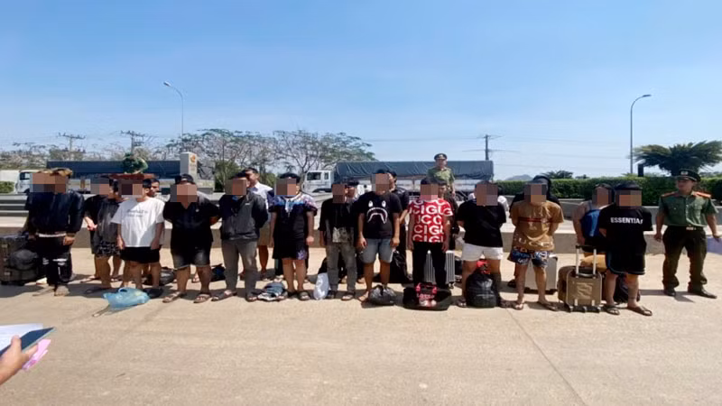 Công dân Việt Nam được phía Campuchia trao trả.